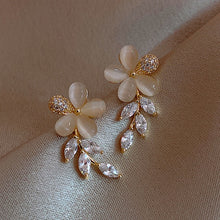 Load image into Gallery viewer, Exquisite Flower Zircon Stylish Stud Earrings
