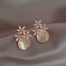 Load image into Gallery viewer, Exquisite Flower Zircon Stylish Stud Earrings
