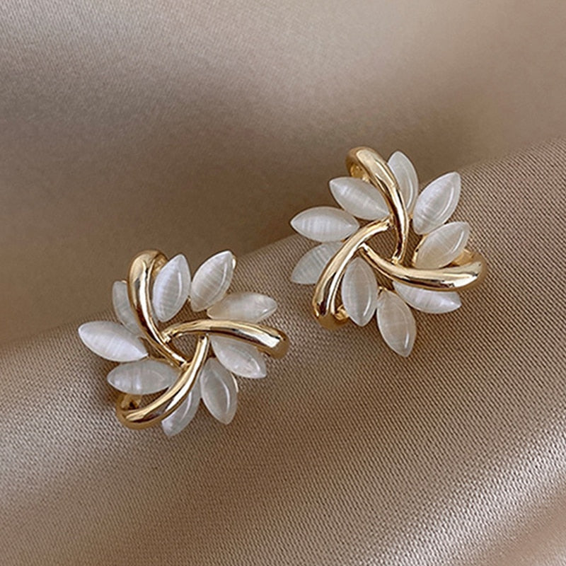 Exquisite Flower Zircon Stylish Stud Earrings