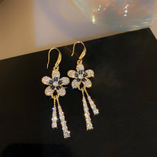 Load image into Gallery viewer, Spring and Summer New Flower Tassel Long Earrings