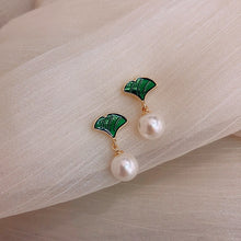 Load image into Gallery viewer, Ginkgo Green Leaf Fresh Pearl Elegant Earrings