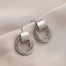 Load image into Gallery viewer, Retro Metallic Multiple Small Circle Pendant Earrings