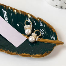 Load image into Gallery viewer, Fashion Designer Shell Flower Pearl Earrings