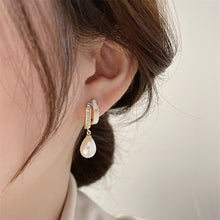 Load image into Gallery viewer, Zircon Shell Pearl Tassel Golden Earrings