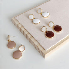 Load image into Gallery viewer, Vintage Golden Double Circle Contrast Stud Earring