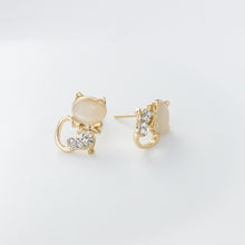 Load image into Gallery viewer, Lovely Rhinestone Cat Stud Earrings