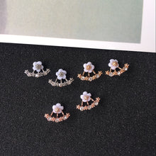 Load image into Gallery viewer, Sweet Flower Crystal Stud Earrings