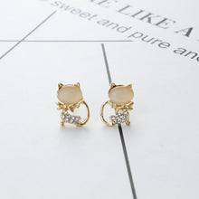 Load image into Gallery viewer, Lovely Rhinestone Cat Stud Earrings