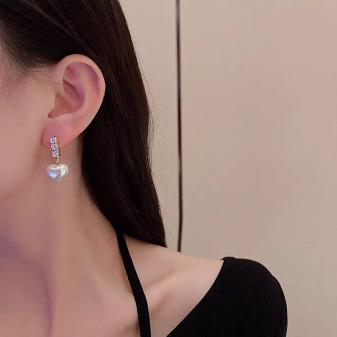 Minimalist Magic: Mastering the Art of Elegant Earrings with Simple Designs