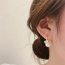 Load image into Gallery viewer, Fashion Designer Shell Flower Pearl Earrings
