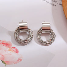 Load image into Gallery viewer, Retro Metallic Multiple Small Circle Pendant Earrings
