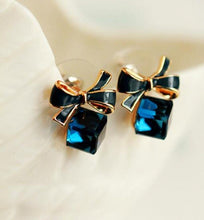 Load image into Gallery viewer, Bowknot Cube Crystal Square Earrings - earringsly

