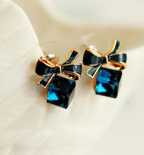 Bowknot Cube Crystal Square Earrings - earringsly